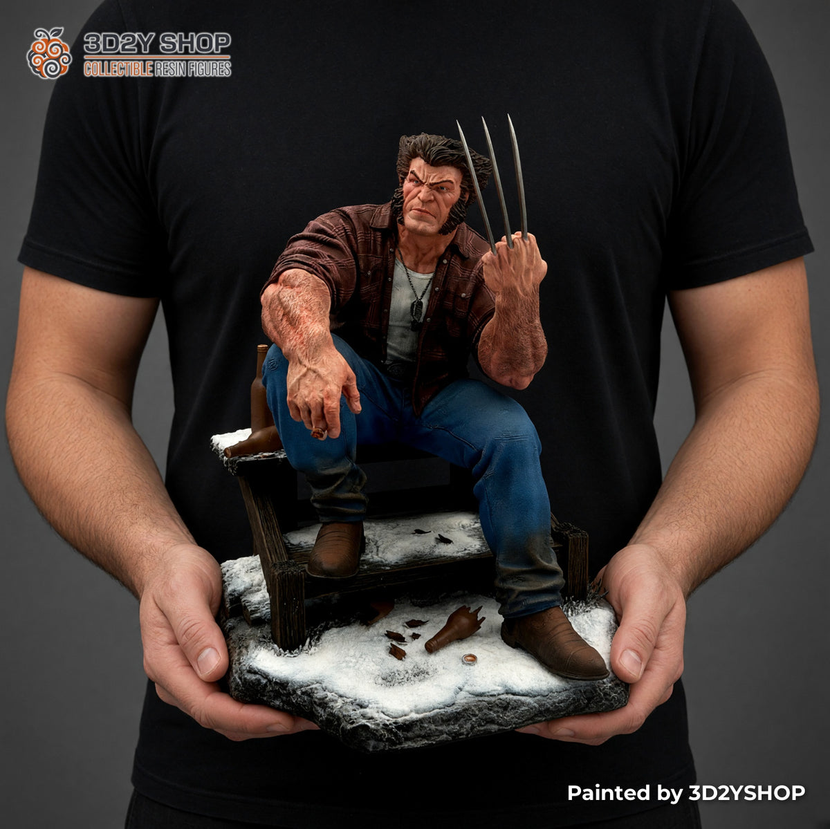 Figura de Logan pintada a mano sostenida en las manos para mostrar su tamaño – 3D2Y Shop