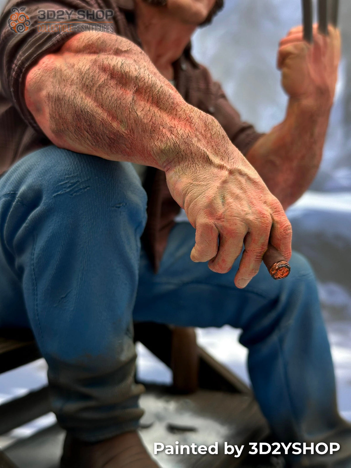 Detalle del brazo y la mano de la figura de Logan pintada a mano – 3D2Y Shop